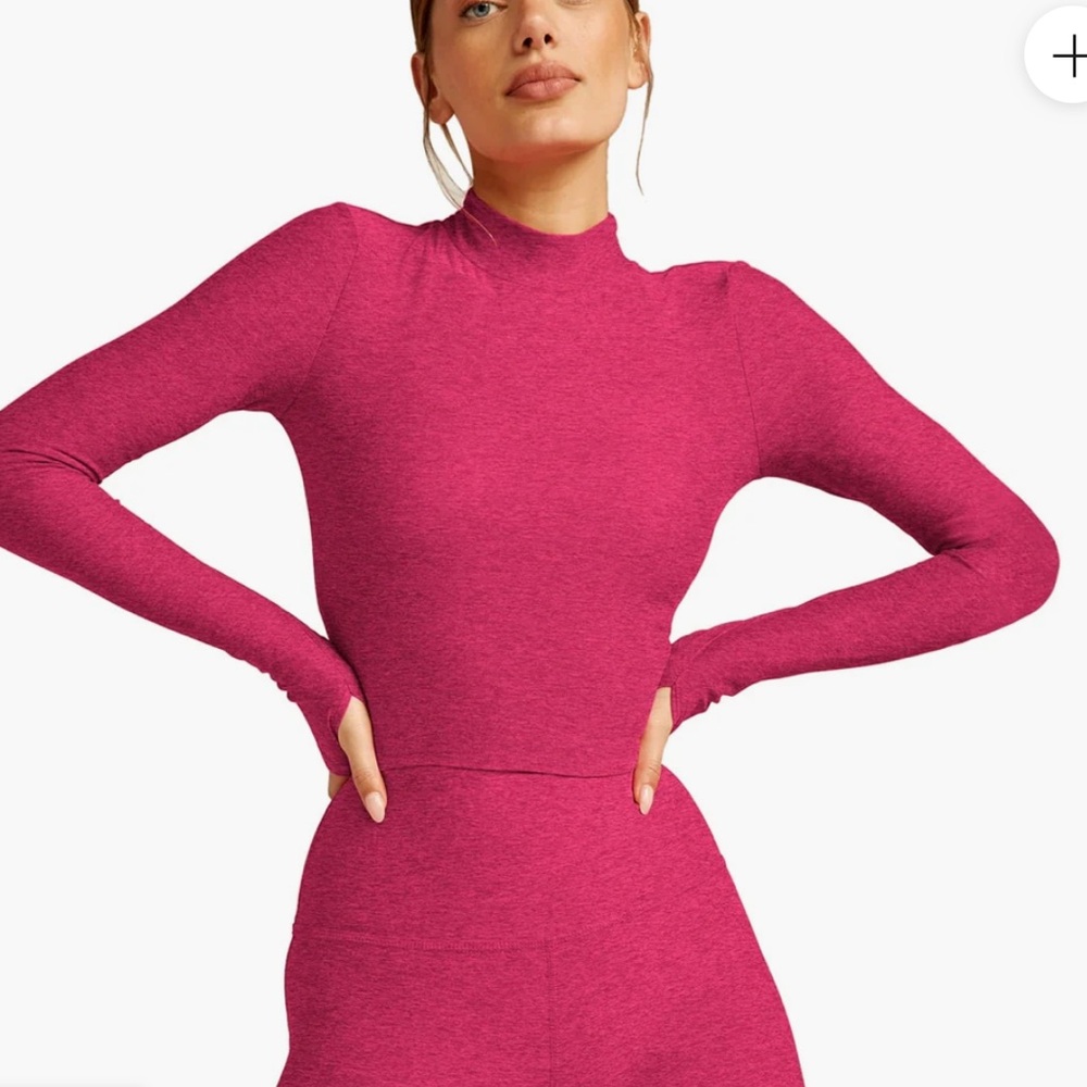 Beyond Yoga Featherweight Moving On Cropped Pullover
